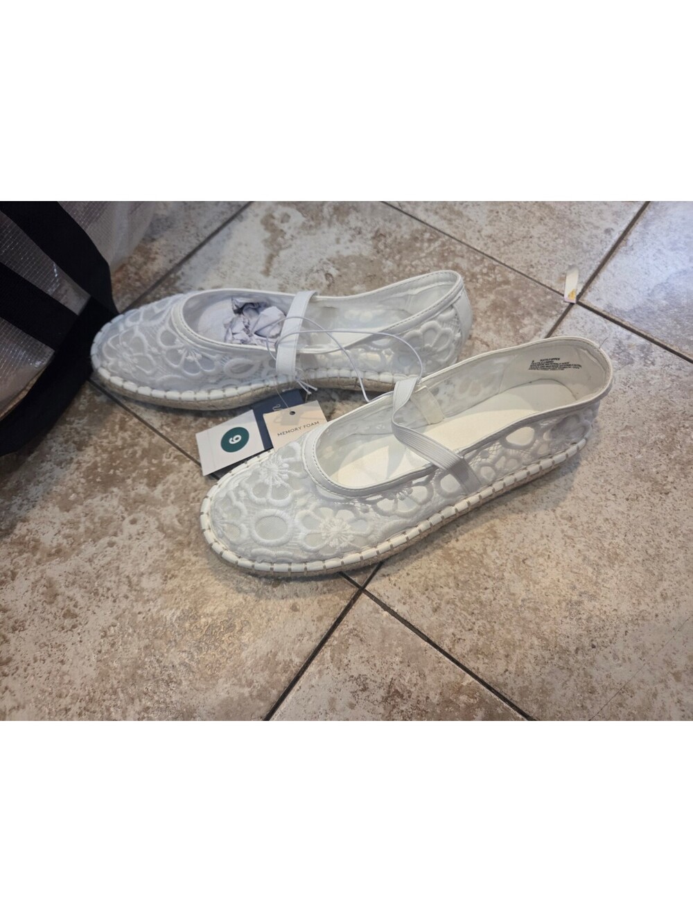 universal threads White Floral Lace Women's Flats Size 9